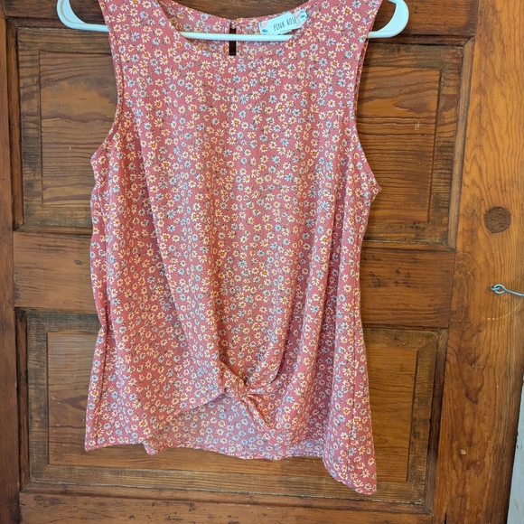 Women's Pink Floral Top - Picture 1 of 10